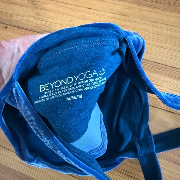 Beyond Yoga Converge Cropped Tank - Picture 9 of 10